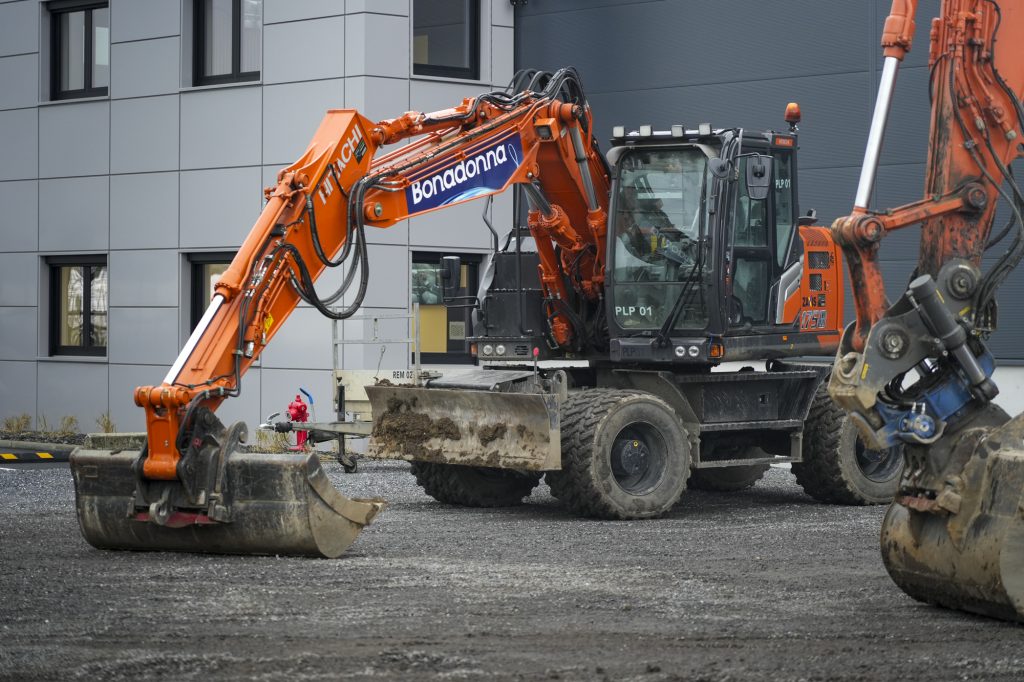 Génie civil : Machiniste pelle à pneus 17T qualifié (h/f/x)