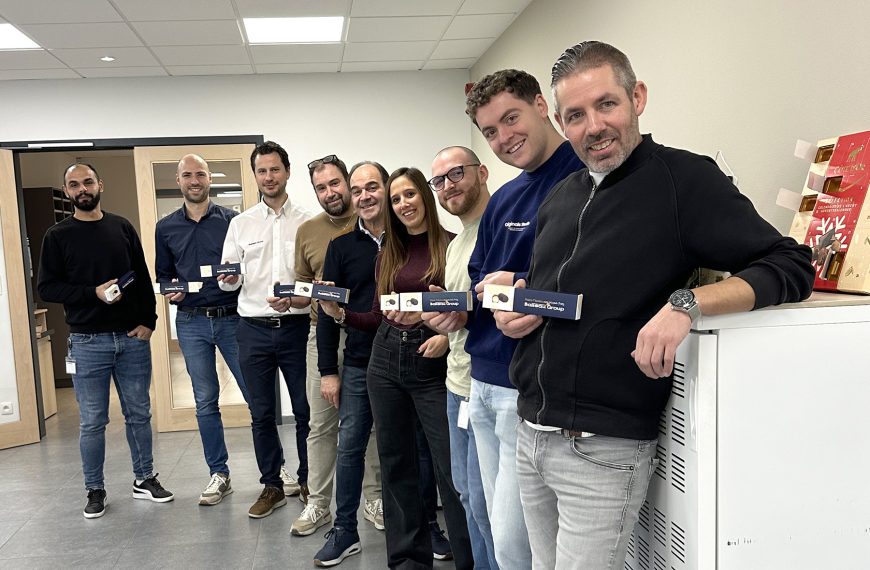 𝐒𝐚𝐢𝐧𝐭-𝐍𝐢𝐜𝐨𝐥𝐚𝐬 𝐚 𝐟𝐚𝐢𝐭 𝐞𝐬𝐜𝐚𝐥𝐞 𝐝𝐚𝐧𝐬 𝐧𝐨𝐬 𝐛𝐮𝐫𝐞𝐚𝐮𝐱…